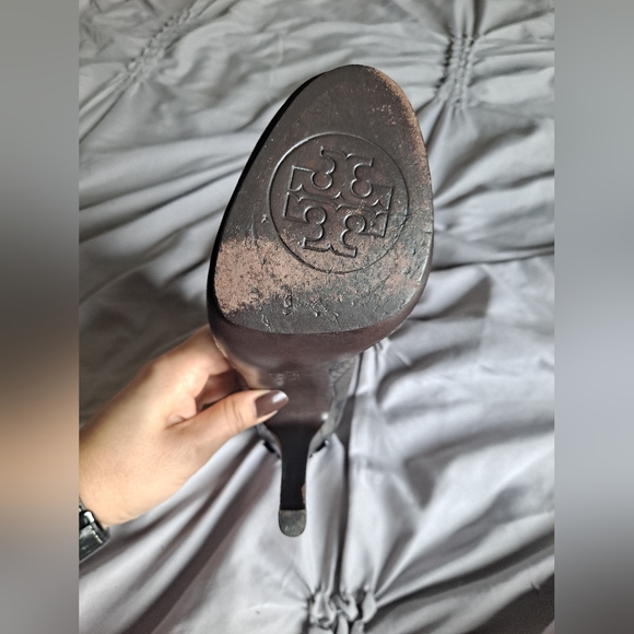 Tory Burch Leather Snakeprint Heels Size 5.5 - Picture 5 of 10